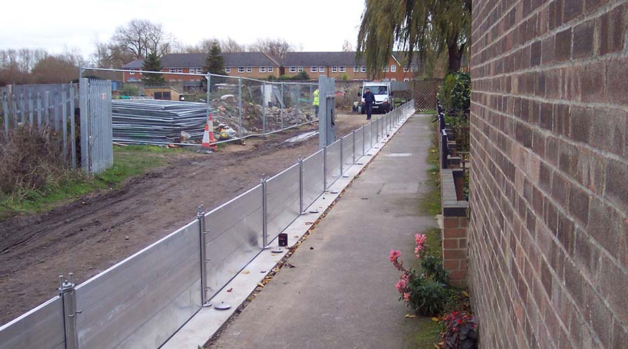 Nautilus flood deference system to create a full perimeter boundary around Housing Estate in Oxfordshire